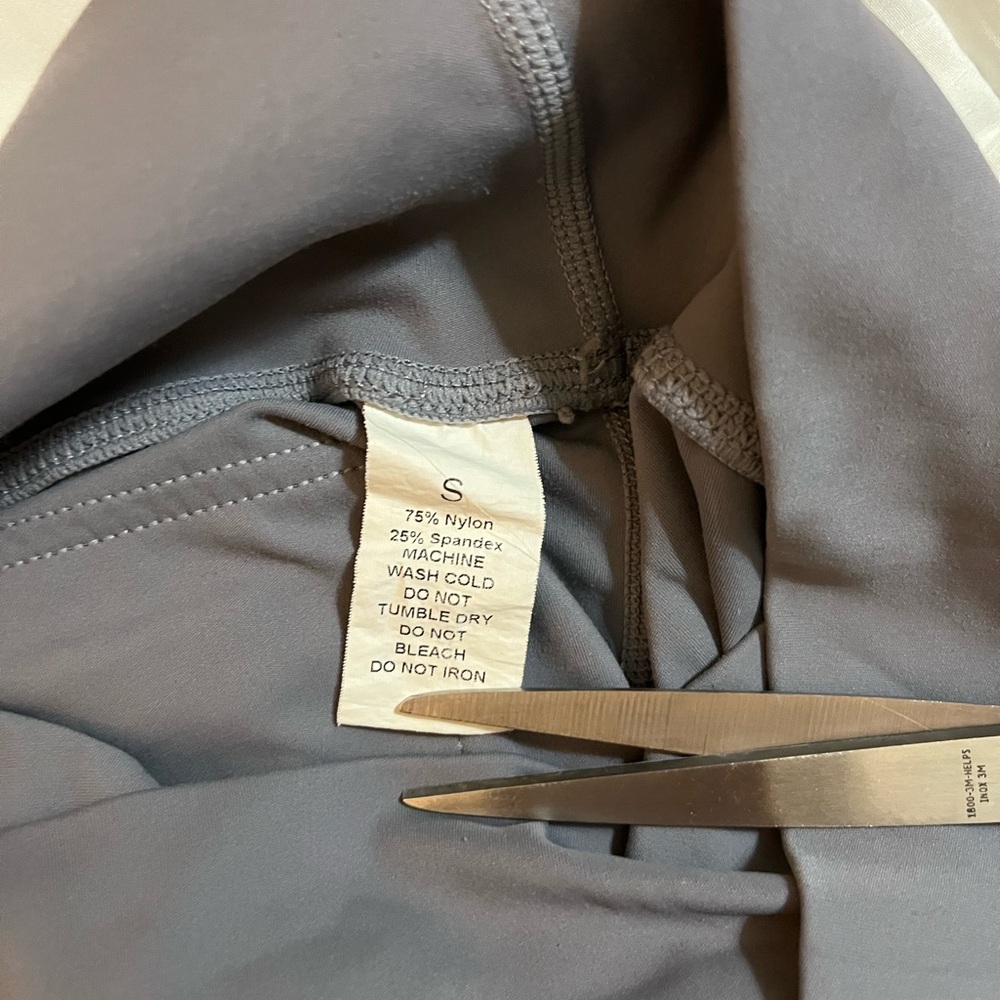 Yeoreo Women's Gray Athletic Shorts - Picture 8 of 9
